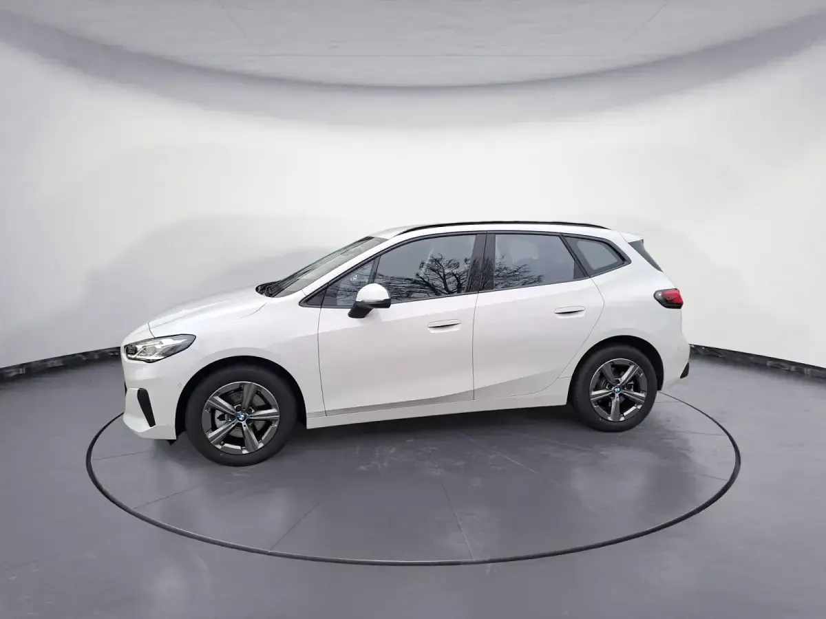 Gebraucht BMW 220 156 PS (114 kW) 2025 Limousine
