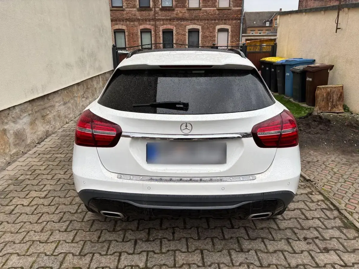 Gebraucht Mercedes GLA220 AMG line 170 PS (125 kW) 2018 Weiß SUV
