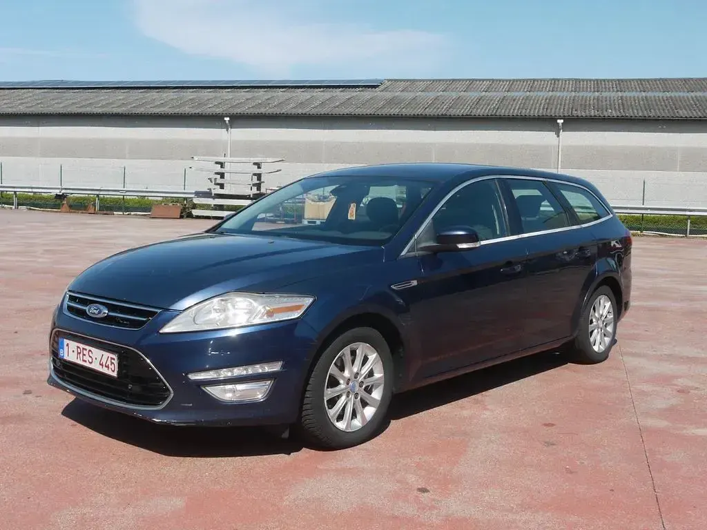 Gebraucht Ford Mondeo Titanium 116 PS (85 kW) 2013 Blau Limousine