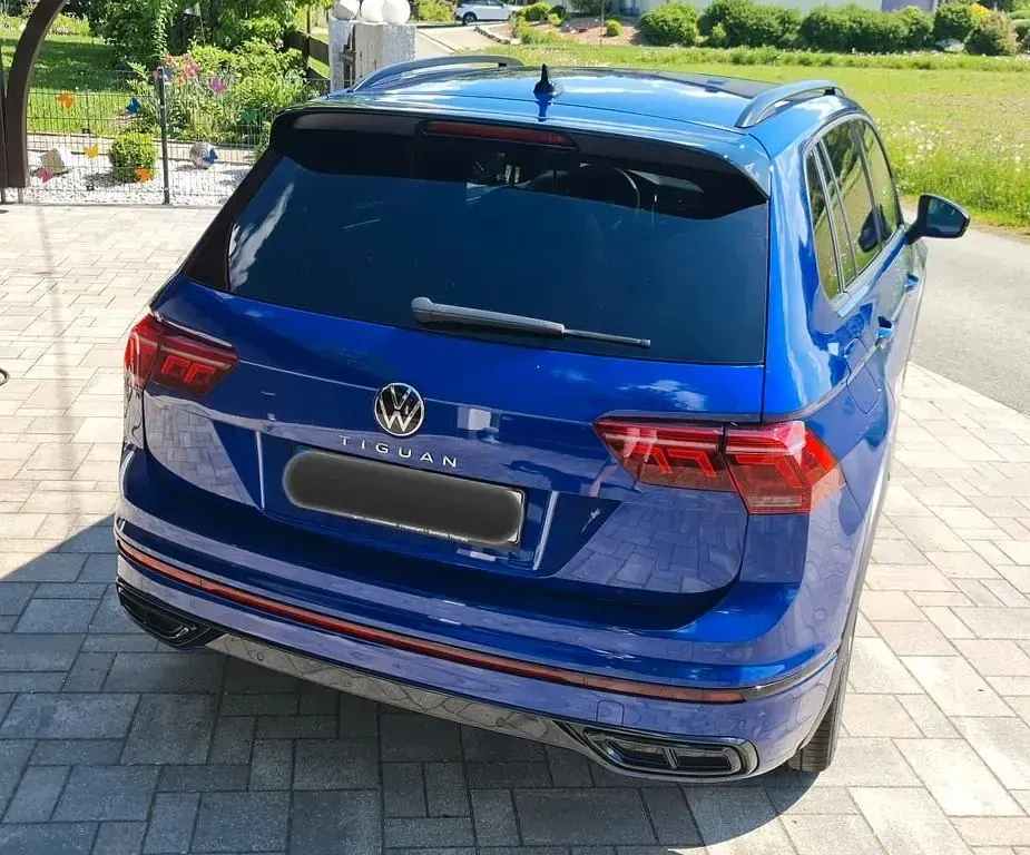 Gebraucht VW Tiguan R-line 150 PS (110 kW) 2023 Blau SUV