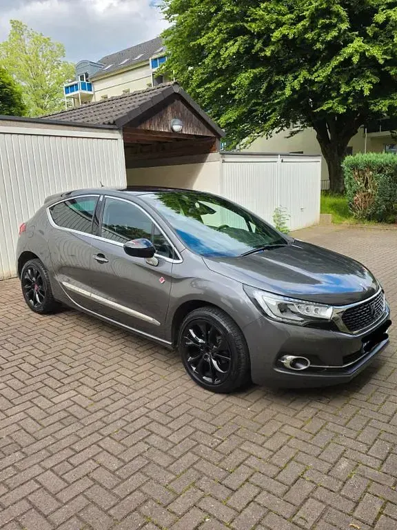 Gebraucht DS Automobiles DS4 131 PS (96 kW) 2017 Grau Limousine
