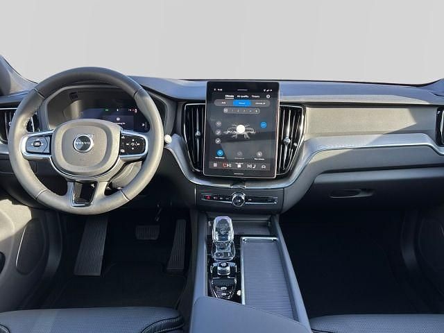 Neu Volvo XC60 Plus 250 PS (183 kW) 2025 Metallic (schwarz SUV