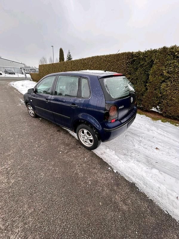 Gebraucht VW Polo 64 PS (47 kW) 2003 Blau Kleinwagen
