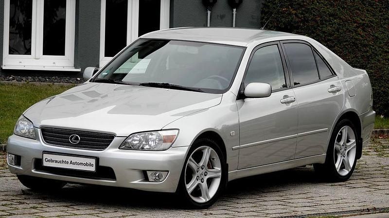 Silber Gebraucht 1999 Lexus IS200 Sport Line Limousine | 9.990 € (Teuer) - Bild 1/4