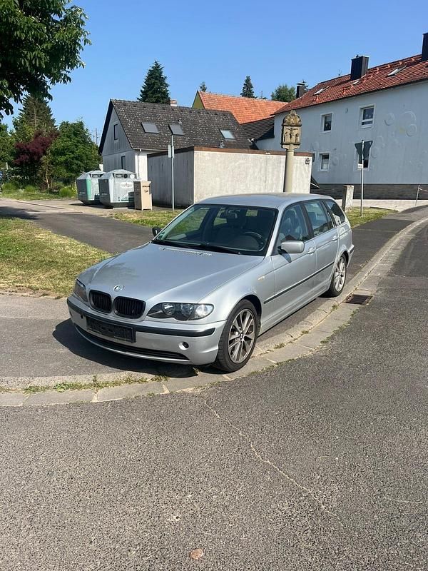 Silber Gebraucht 2004 BMW 320 Kombi | 1.699 € (Superpreis) - Bild 1/4