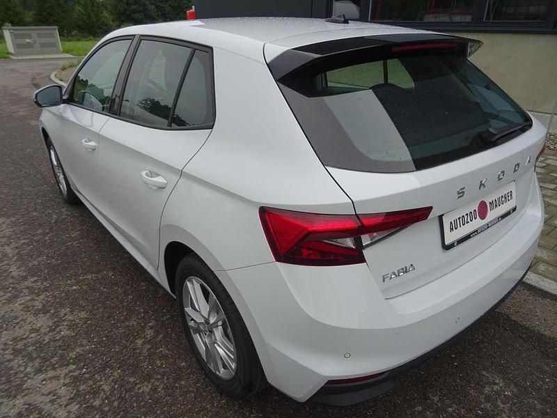 Neu Skoda Fabia Selection 95 PS (69 kW) 2025 Moonweiss metallic Kleinwagen