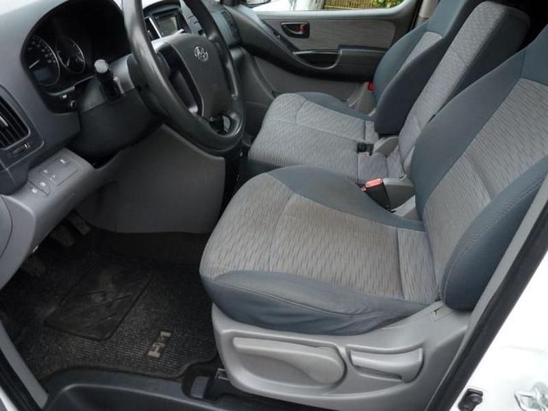 Gebraucht Hyundai H-1 136 PS (100 kW) 2018 Weiss Van / Kleinbus