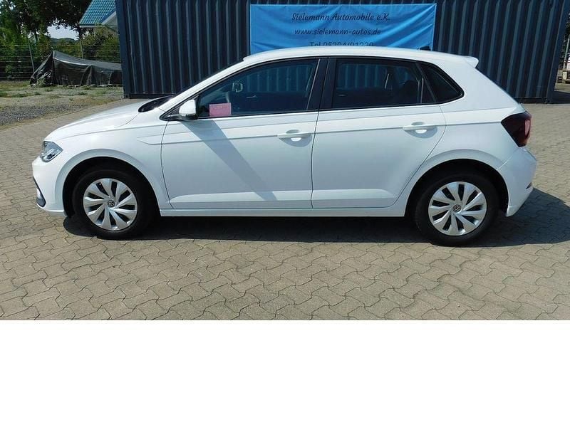Weiss Gebraucht 2022 VW Polo Life Limousine | 15.390 € (Guter Preis) - Bild 1/4