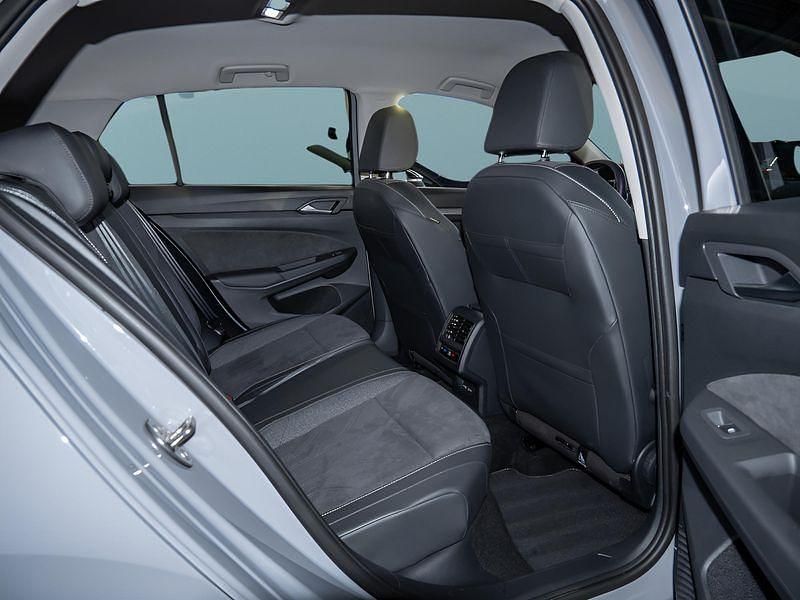 Gebraucht VW Golf VIII 150 PS (110 kW) 2025 Grau Kleinwagen