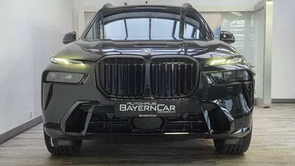 Gebraucht BMW X7 M Sport 352 PS (258 kW) 2025 (0475) saphirschwarz metallic SUV