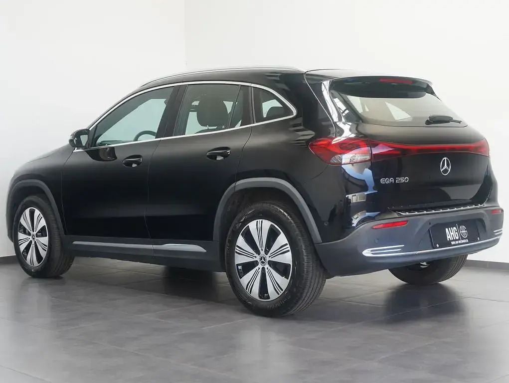 Gebraucht Mercedes EQA250 Progressive 139 kW (190 PS) 2023 Schwarz SUV