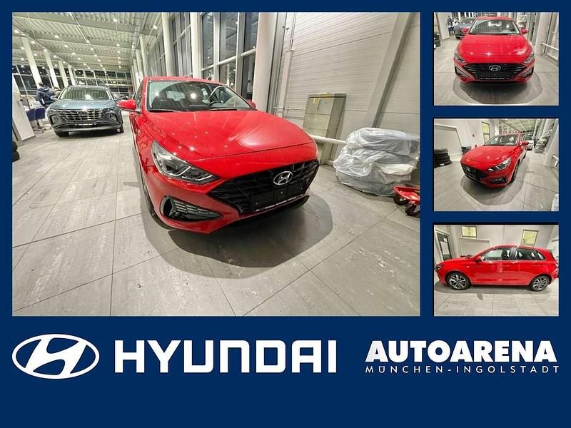 Engine red / sol Gebraucht 2023 Hyundai i30 Trend Limousine | 15.975 € (Fairer Preis) - Bild 1/4