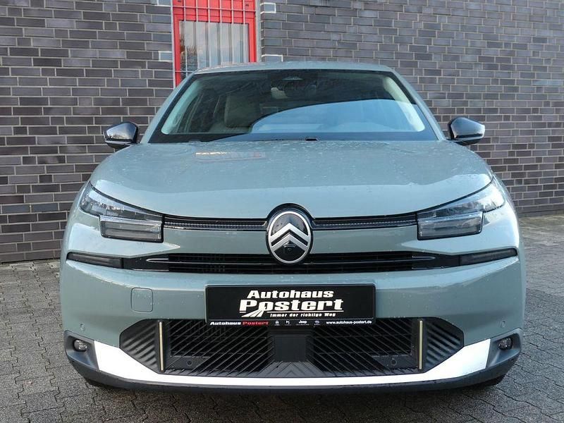 Neu Citroën C4 131 PS (96 kW) 2026 Grün Limousine