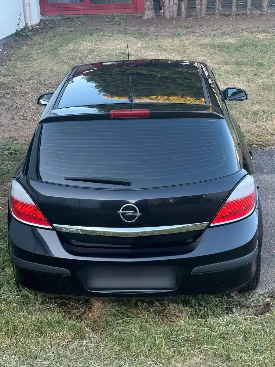 Gebraucht Opel Astra 125 PS (91 kW) 2004 Schwarz Limousine