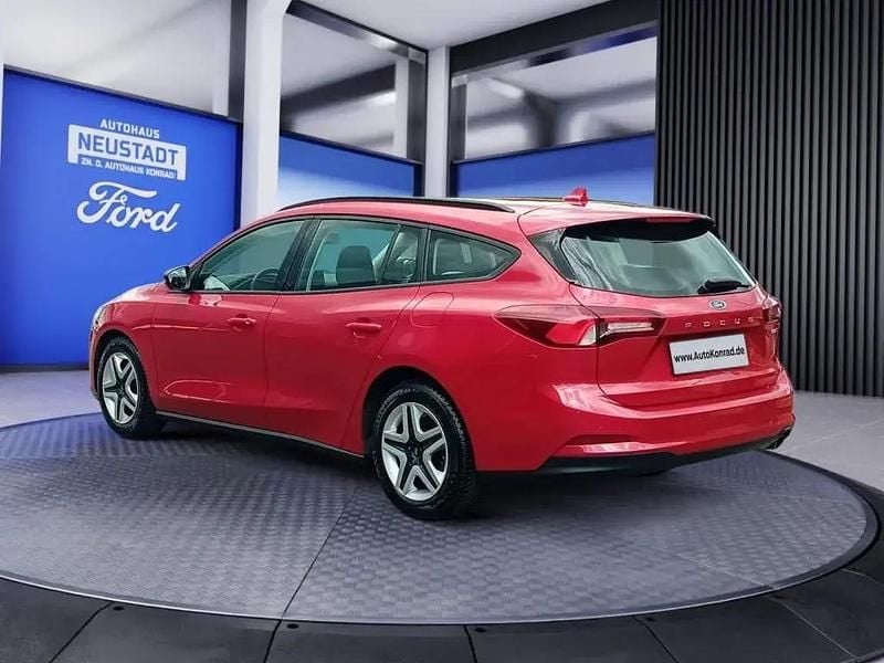 Gebraucht Ford Focus Cool & Connect 125 PS (91 kW) 2022 Fantasticrot metallic Kombi