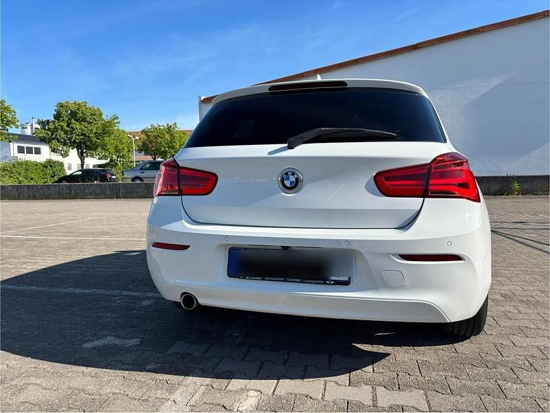 Gebraucht BMW 116 Advantage 116 PS (85 kW) 2018 Weiß Kleinwagen