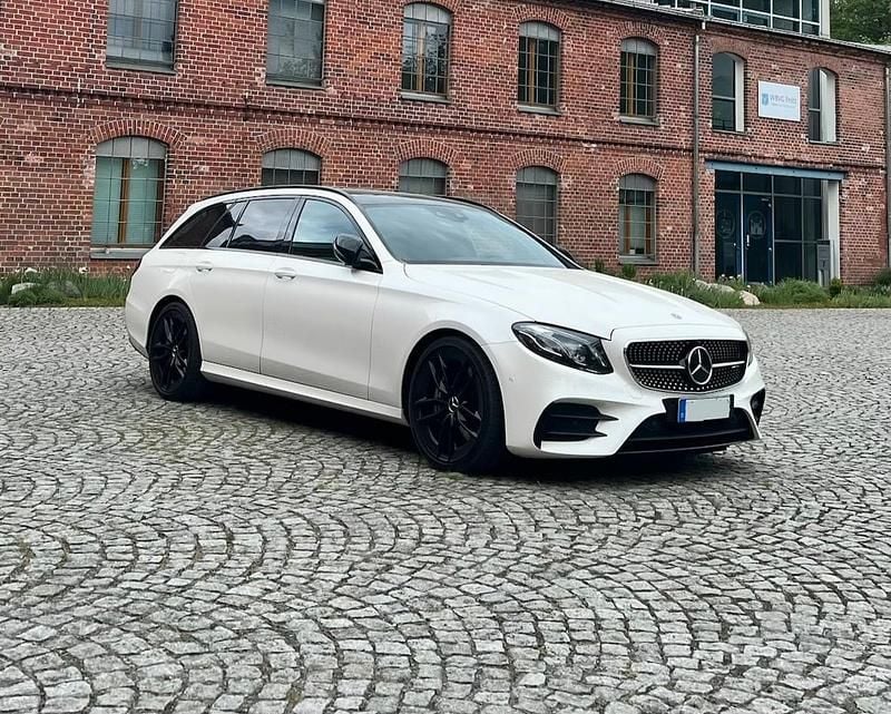 Weiß Gebraucht 2018 Mercedes E53 AMG AMG Kombi | 40.000 € (Teuer) - Bild 1/4
