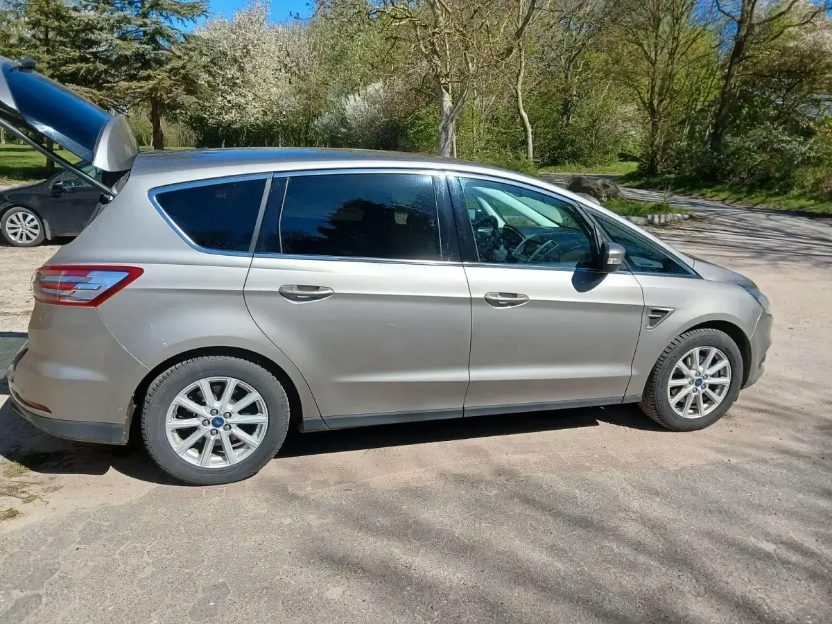 Gebraucht Ford S-MAX S 179 PS (131 kW) 2017 Silber Van / Kleinbus