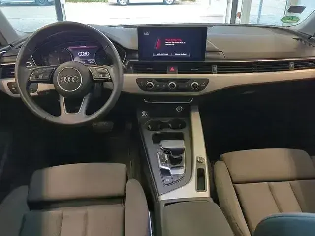 Gebraucht Audi A4 Sport 136 PS (100 kW) 2022 Schwarz Kombi