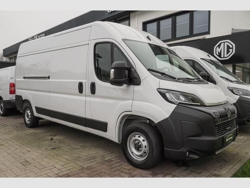 Gebraucht Peugeot Boxer S 140 PS (102 kW) 2024 Weiss Van