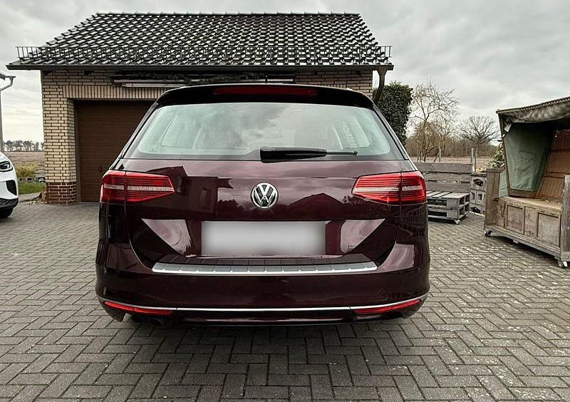 Gebraucht VW Passat Highline 179 PS (131 kW) 2017 Rot Kombi