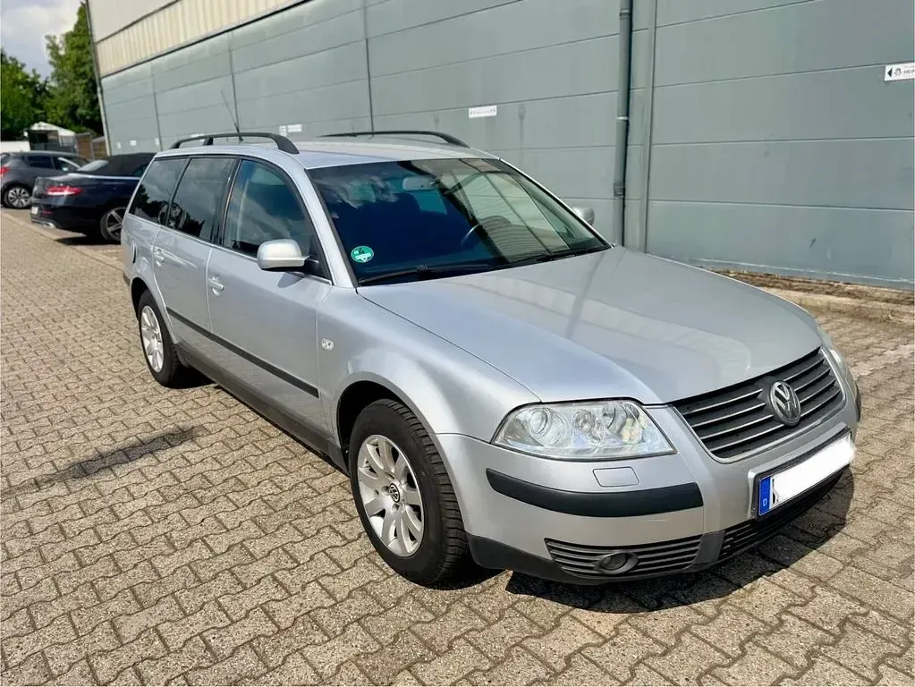 Gebraucht VW Passat Family 131 PS (96 kW) 2003 Silber Kombi