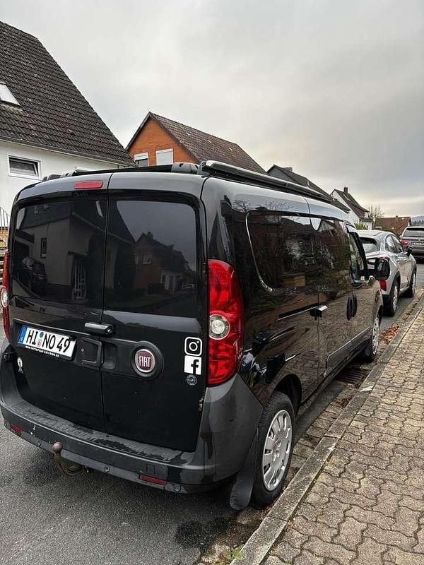 Gebraucht Fiat Doblò 101 PS (74 kW) 2011 Schwarz Van / Kleinbus