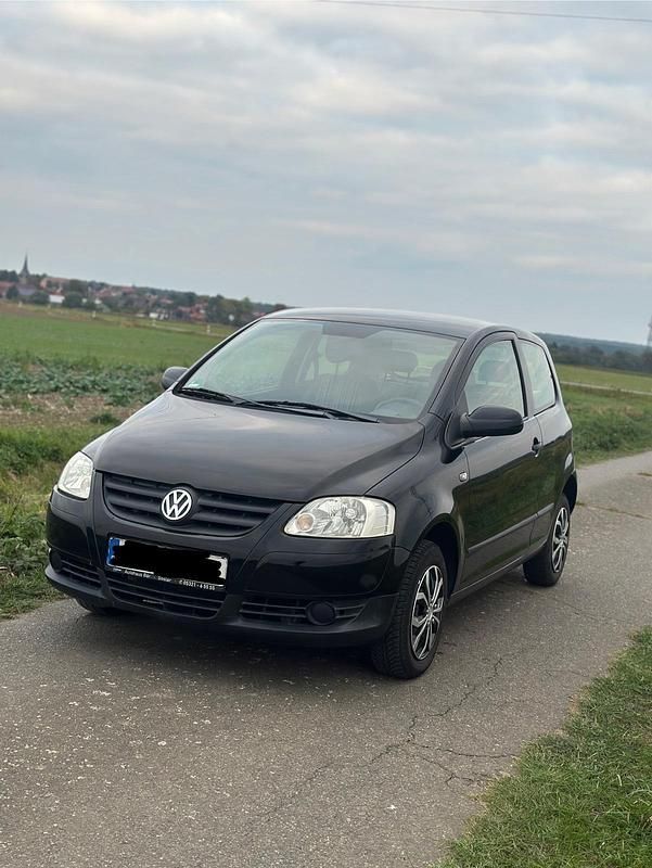 Second-hand VW Fox 55 CP (40 kW) 2006 Negru Hatchback