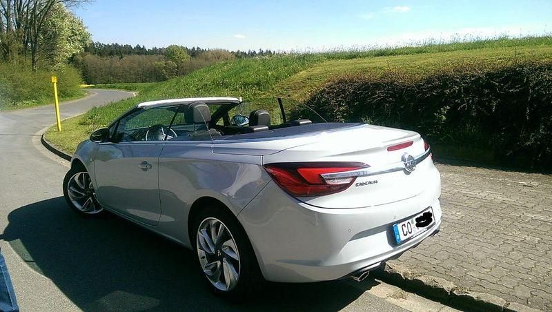 Gebraucht Opel Cascada Innovation 200 PS (147 kW) 2014 Weiß Cabrio