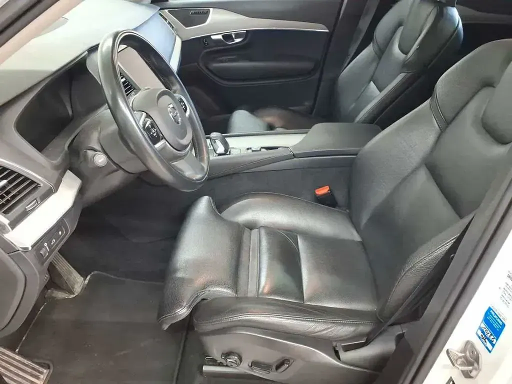 Używany Volvo XC90 303 KM (222 kW) 2021 Biały SUV