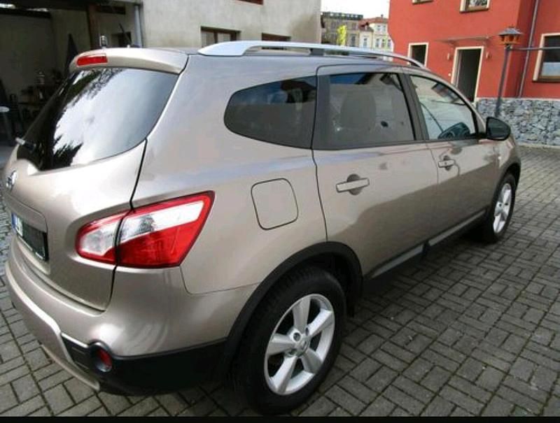 Beige Gebraucht 2010 Nissan Qashqai +2 Tekna SUV | 9.200 € (Etwas zu teuer) - Bild 1/4