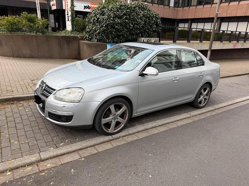 Second-hand VW Jetta 120 CP (88 kW) 2007 Gri Berlinǎ