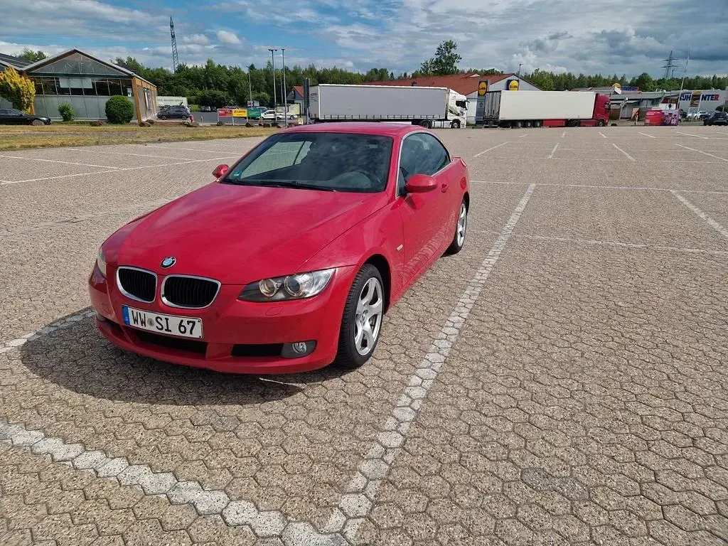 Gebraucht BMW 320 Cabriolet 177 PS (130 kW) 2009 Rot Cabrio