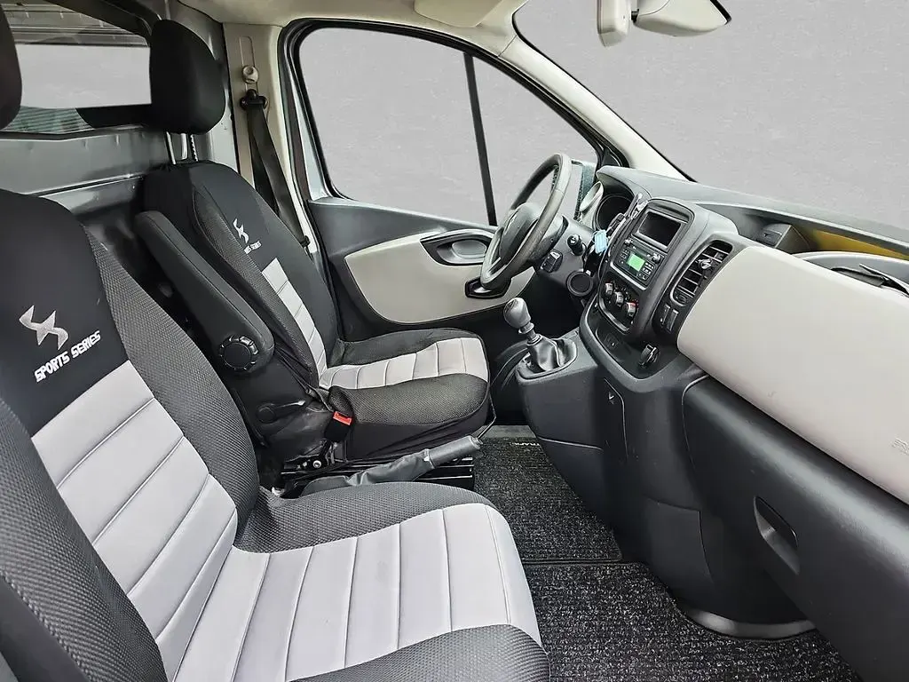 Gebraucht Renault Trafic Komfort 145 PS (106 kW) 2018 Grau Van / Kleinbus