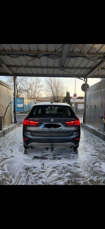 Gebraucht BMW X1 Advantage 190 PS (139 kW) 2019 Grau SUV