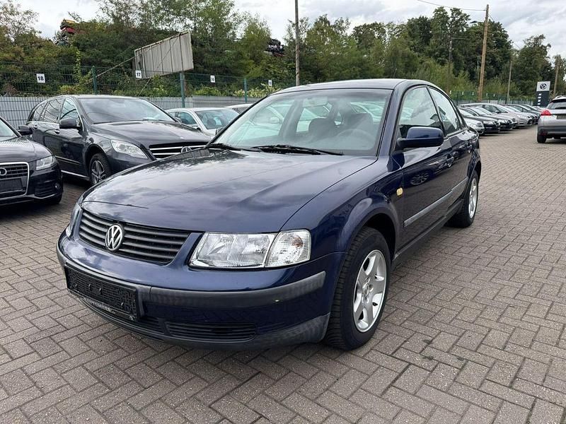Blau Gebraucht 1999 VW Passat Limousine | 950 € (Guter Preis) - Bild 1/4