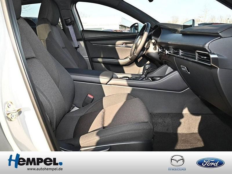Neu Mazda 3 140 PS (102 kW) 2026 Weiß Limousine