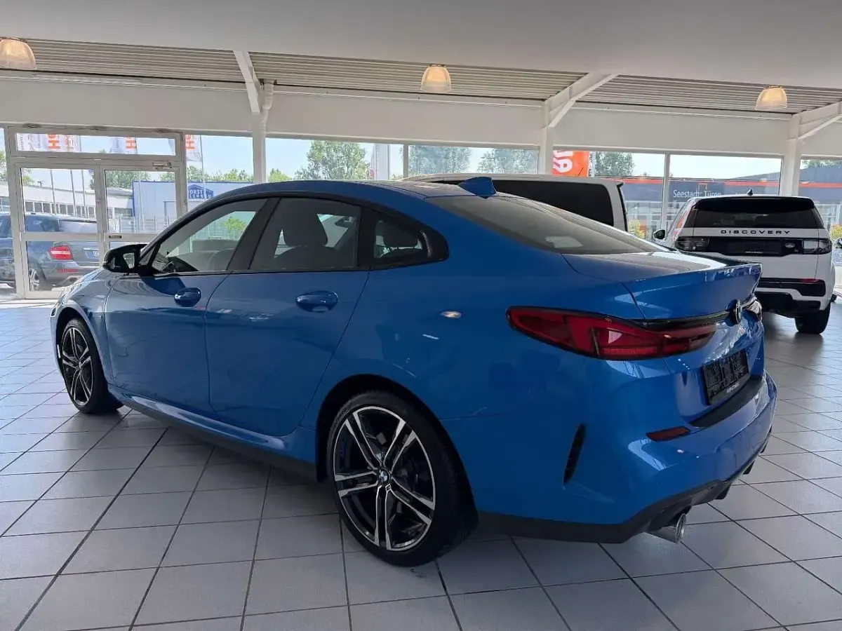 Gebraucht BMW 220 Shadowline 178 PS (130 kW) 2023 Misano blau Coupé