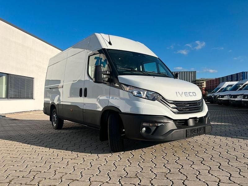 Neu Iveco Daily 156 PS (114 kW) 2025 Weiß Van / Kleinbus