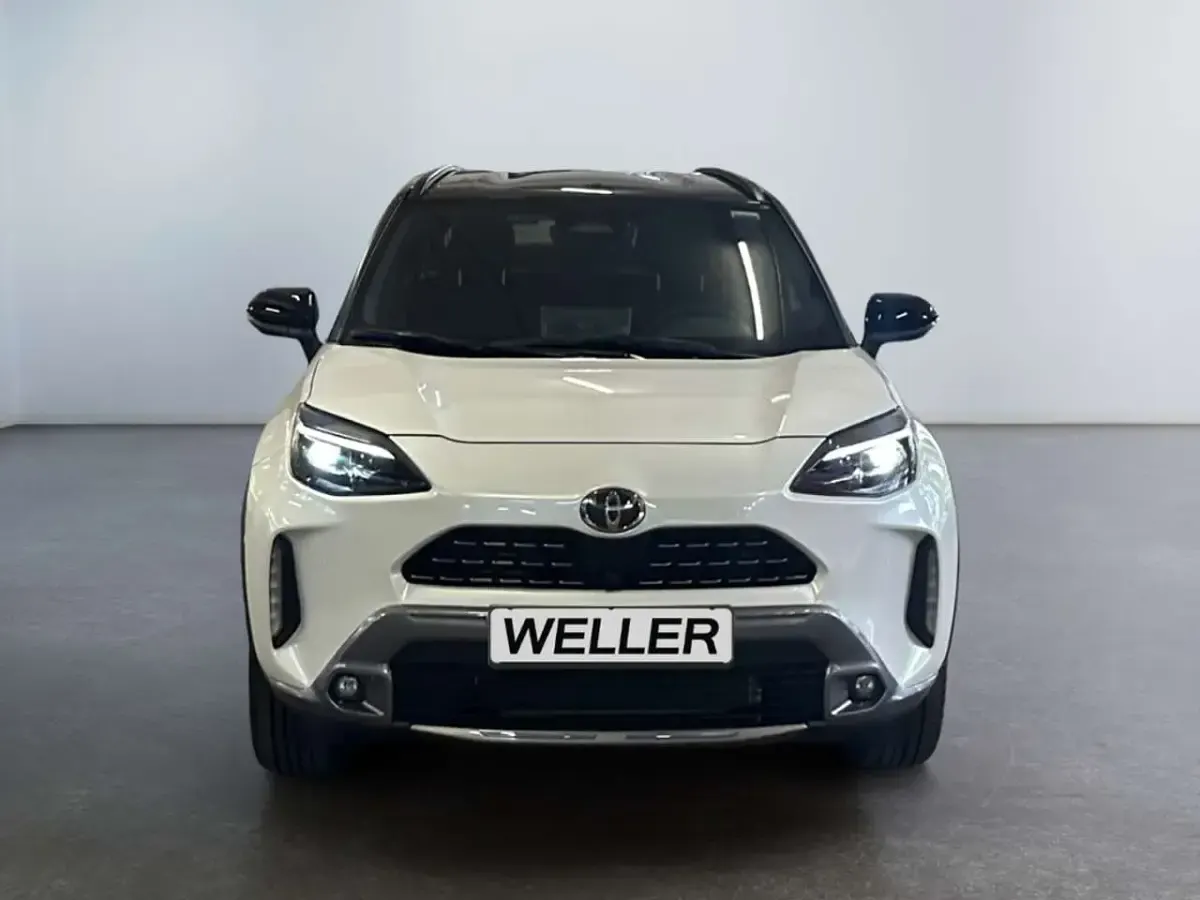 Neu Toyota Yaris Cross Plus 131 PS (96 kW) 2026 Weiss SUV