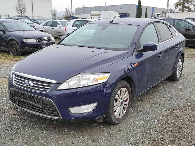 Gebraucht Ford Mondeo Ghia 175 PS (128 kW) 2010 Blazerblau Limousine