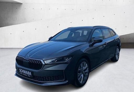 Neu Skoda Superb Selection 150 PS (110 kW) 2026 Grau Kombi