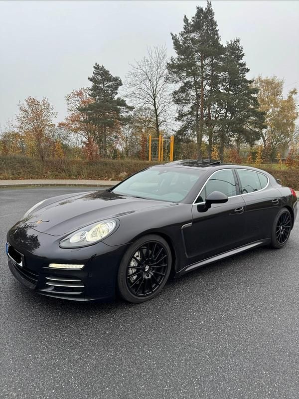 Schwarz Gebraucht 2013 Porsche Panamera 4S Limousine | 27.700 € (Teuer) - Bild 1/4