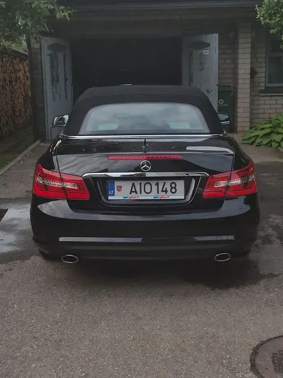 Gebraucht Mercedes E350 265 PS (194 kW) 2012 Schwarz Cabrio