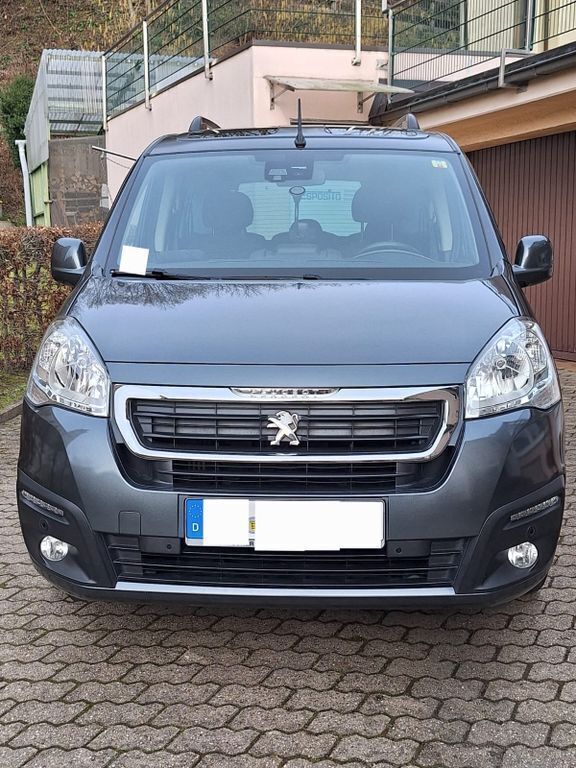 Silber Gebraucht 2018 Peugeot Partner Tepee Allure Van / Kleinbus | 12.400 € (Fairer Preis) - Bild 1/4