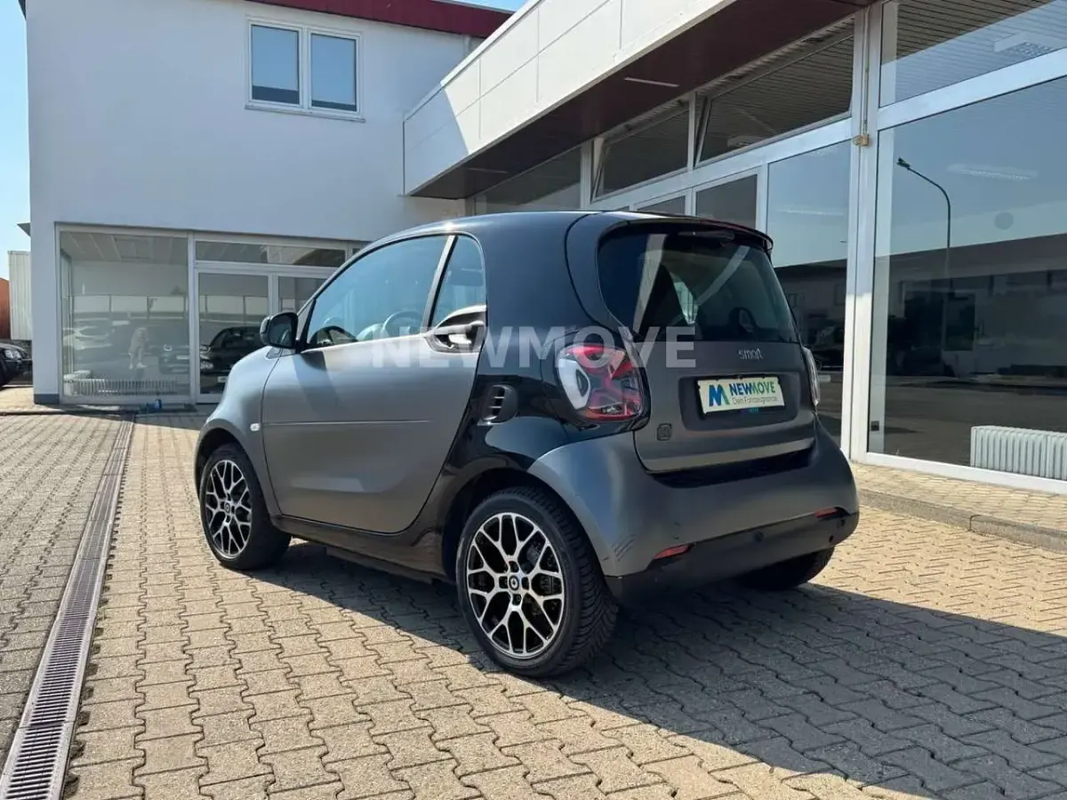 Gebraucht Smart ForTwo Coupé 60 kW (82 PS) 2022 Grau Coupé