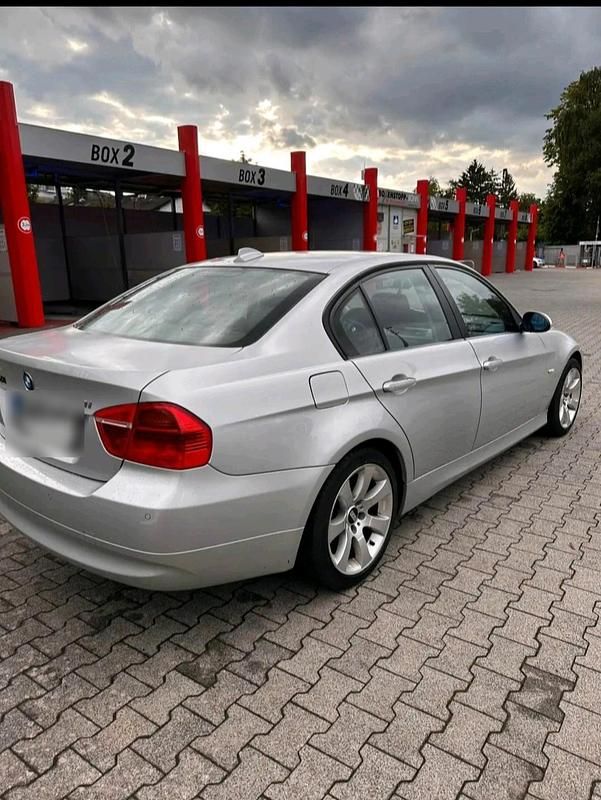 Gebraucht BMW 320 170 PS (125 kW) 2008 Limousine