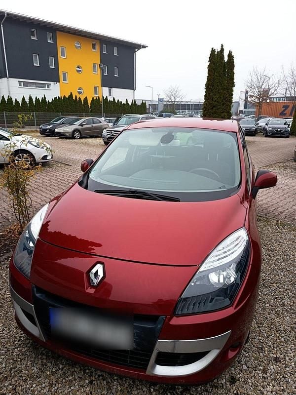 Rot Gebraucht 2010 Renault Scénic III Dynamique Van / Kleinbus | 3.200 € (Guter Preis) - Bild 1/4