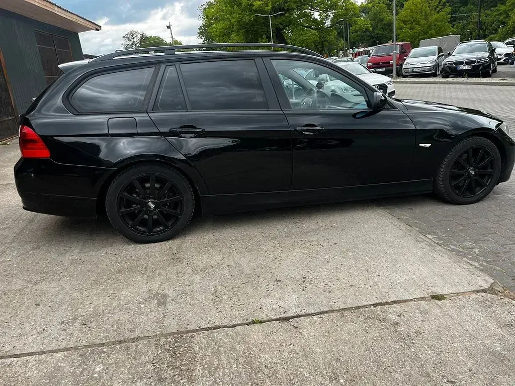 Gebraucht BMW 316 190 PS (139 kW) 2008 Schwarz Limousine