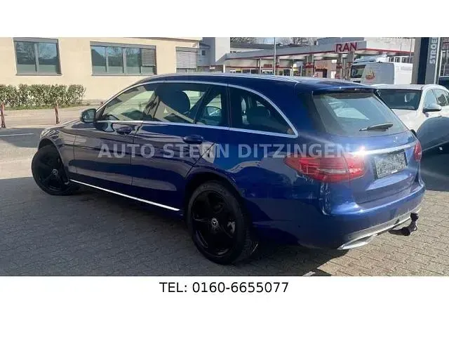 Gebraucht Mercedes C200 Avantgarde 160 PS (117 kW) 2020 Blau Kombi